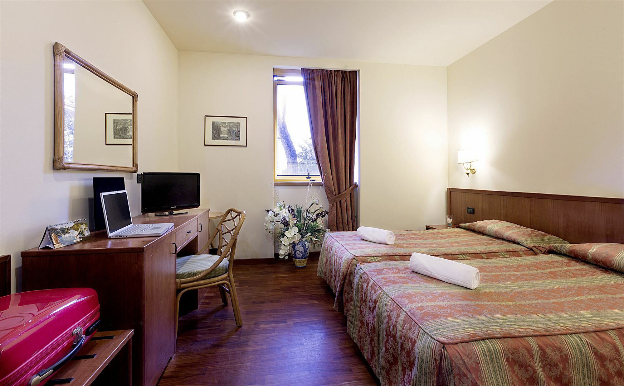 Hotel Tivoli Extérieur photo
